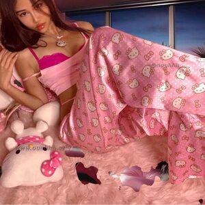🩷OUCHHH STORE STRAWBERRY MILK SILK HELLO KITTY PANTS🩷